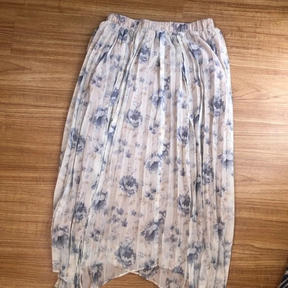 En Saison Kika Pleated Blue Floral Skirt Size S - Picture 10 of 11